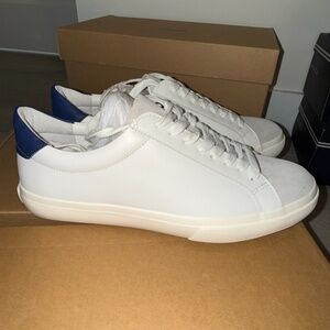 NWT  WITH BOX Vince Fulton Leather Sneakers White